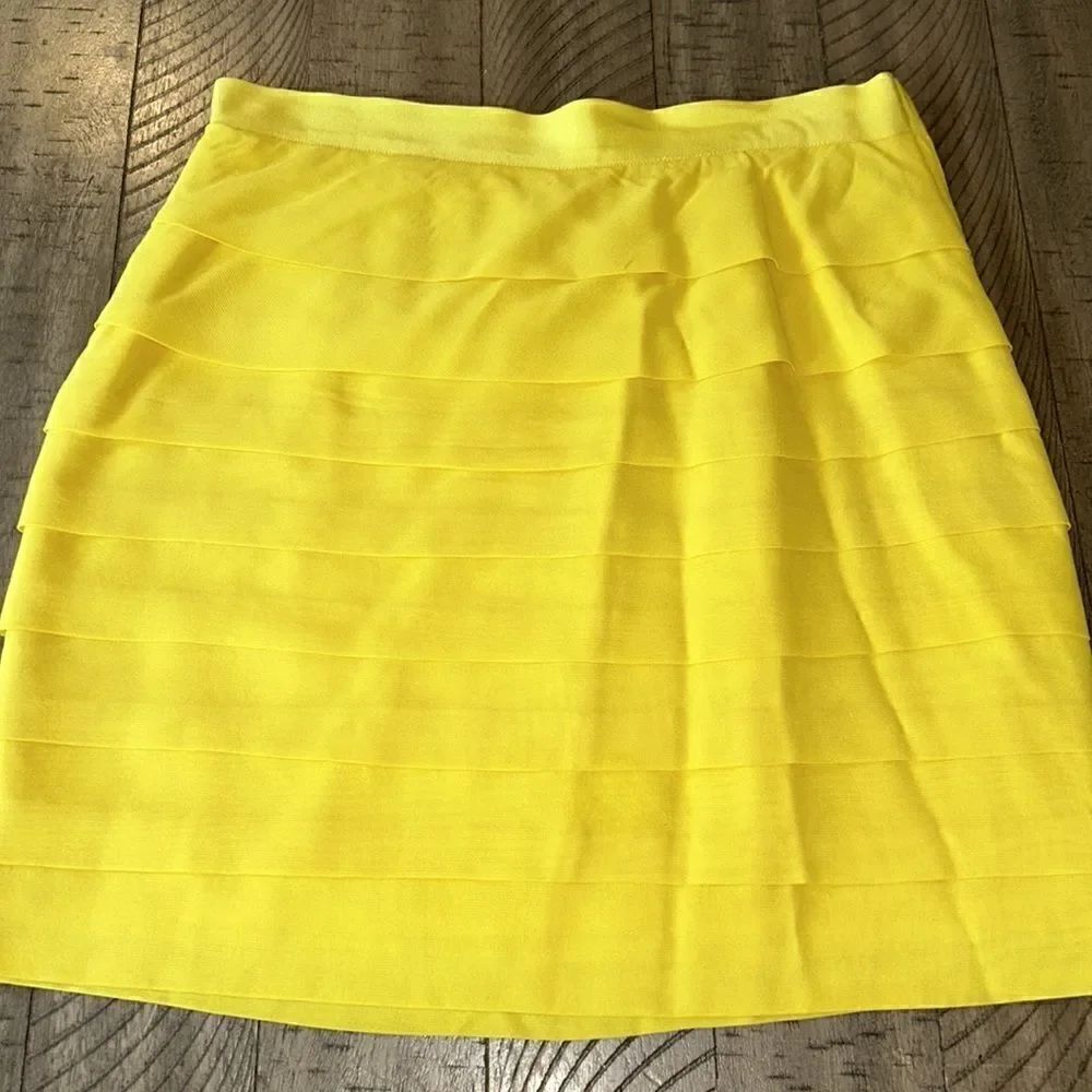 CHIC Daisy Yellow Layered & Lined Silk Go Go Skirt for Go Go Days ☀️ & Nights🌙